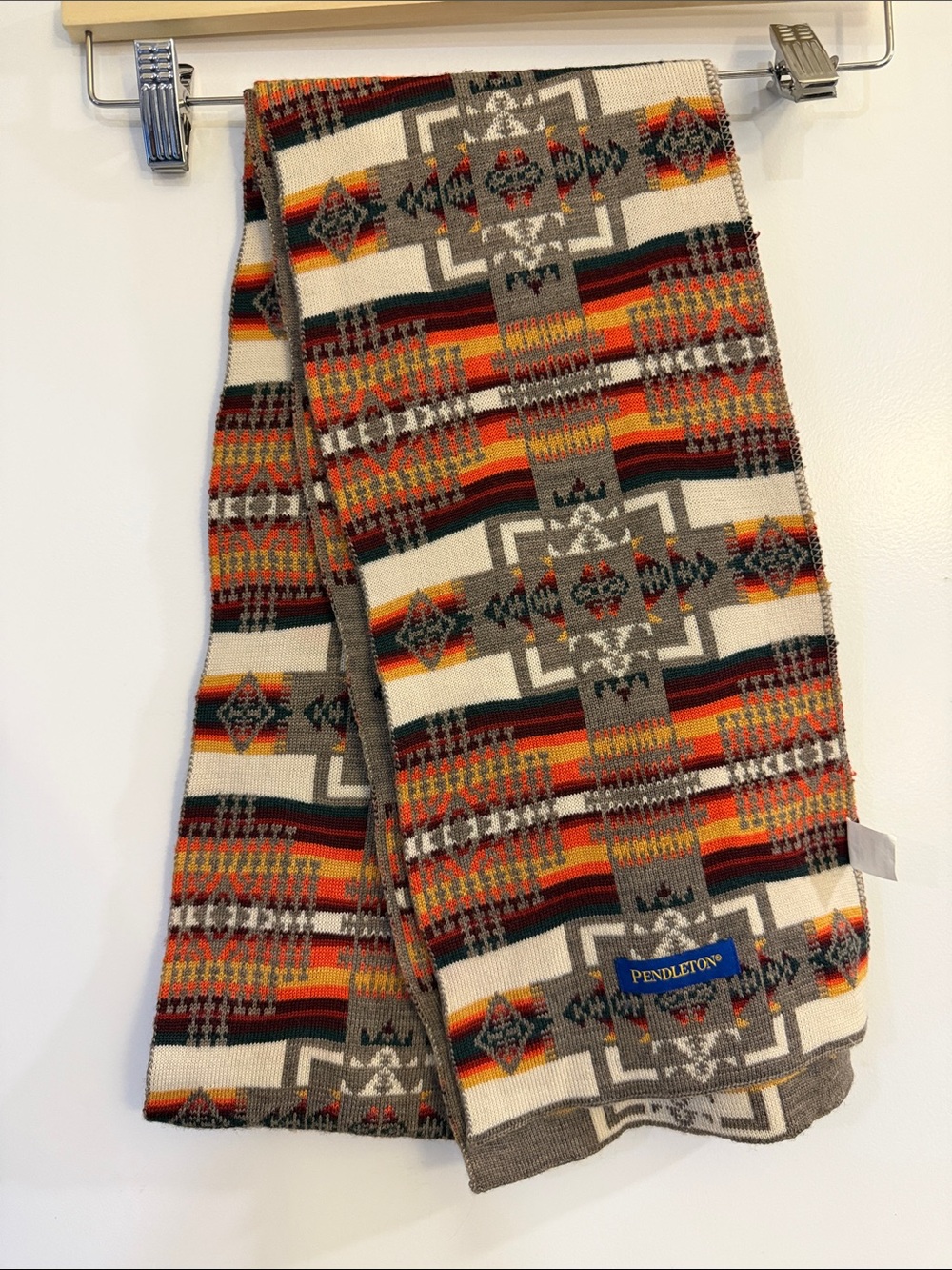 Pendleton 100% Merino Wool Aztec Pattern Winter Scarf - Picture 2 of 3